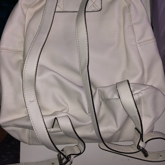 Moonsoon Backpack - Picture 2 of 3